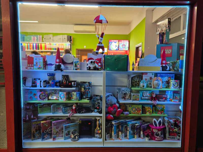 vetrina espositiva gondola dogata negozio cartoleria svizzera vetrina espositiva gondola dogata negozio cartoleria svizzera