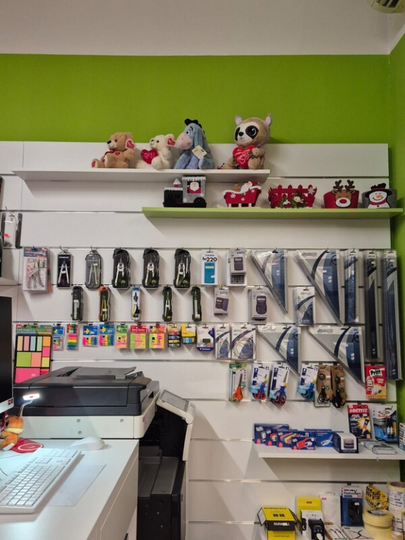 parete espositiva bancone negozio cartoleria chiasso svizzera parete espositiva bancone negozio cartoleria chiasso svizzera